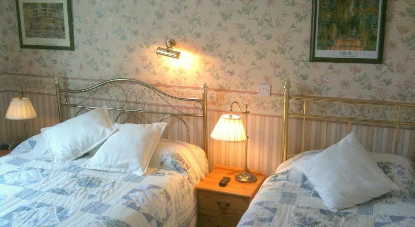 Couette-café Almond House *